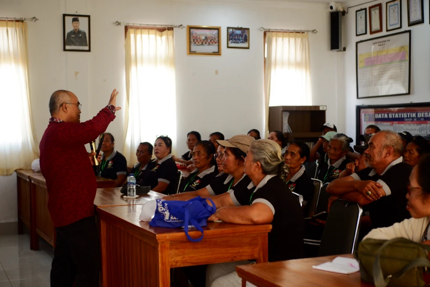 Desa Kedisan Luncurkan Program Sekolah Lansia
